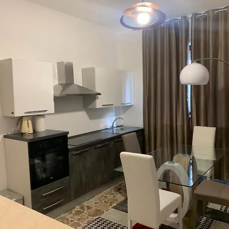 La Petite Maison